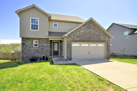 824 Crestone Ln, Clarksville, TN 37042