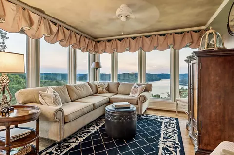 Living - 180 Austin Ridge Rd, Baxter, TN 38544 photo 3 of 4