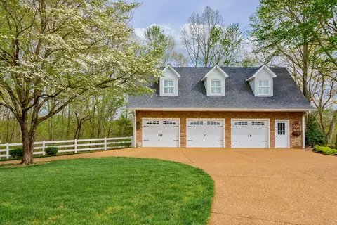 Exterior - 180 Austin Ridge Rd, Baxter, TN 38544 photo 10 of 11