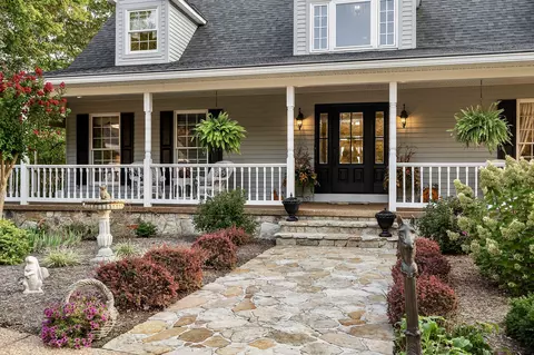 Exterior - 180 Austin Ridge Rd, Baxter, TN 38544 photo 5 of 11