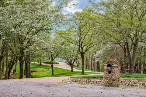 Exterior - 180 Austin Ridge Rd, Baxter, TN 38544 photo 2 of 11