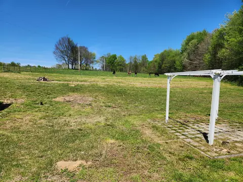 Exterior - 951 Revilo Rd, Five Points, TN 38457 photo 5 of 7