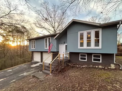 10 Dee View Ln, Rossville, GA 30741
