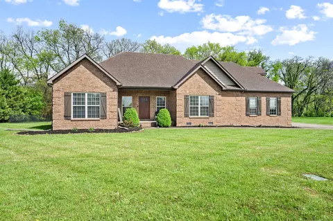 515 Apple Blossom Trl, Shelbyville, TN 37160