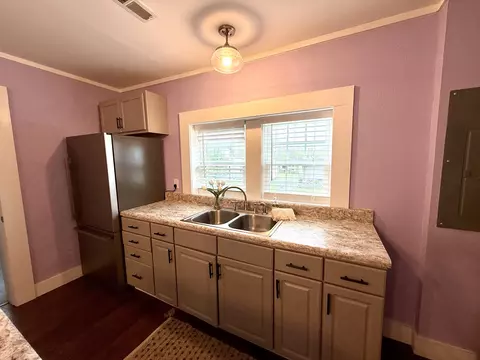 Kitchen - 411 Grace Ave, Baxter, TN 38544 photo 3 of 5