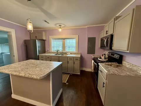 Kitchen - 411 Grace Ave, Baxter, TN 38544 photo 1 of 5