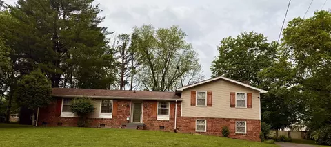 104 Homestead Ct, Hendersonville, TN 37075