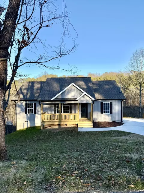 2221 Eaton Dr, Dalton, GA 30721