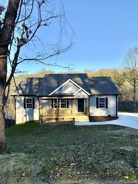 2221 Eaton Dr, Dalton, GA 30721