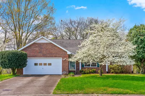 1410 S Shadowlawn Ct, Clarksville, TN 37040