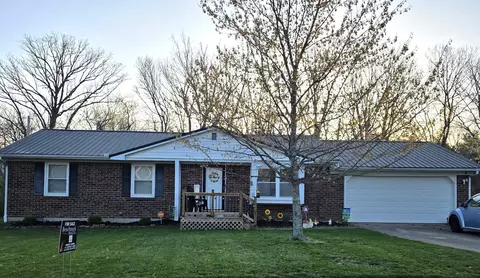 3432 Smoky Mountain Dr, Lexington, KY 40515