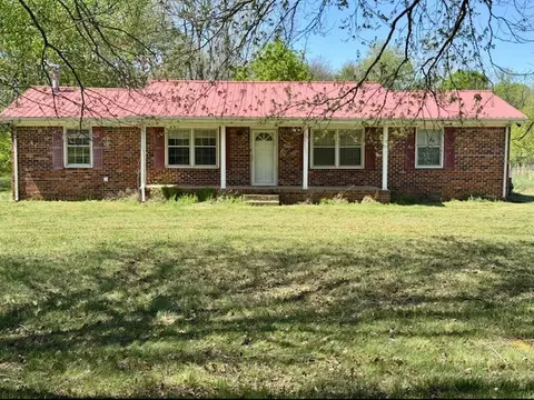 3805 Greenhaw Rd, Decherd, TN 37324