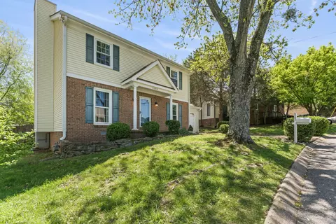 5104 Village Trce, Nashville, TN 37211
