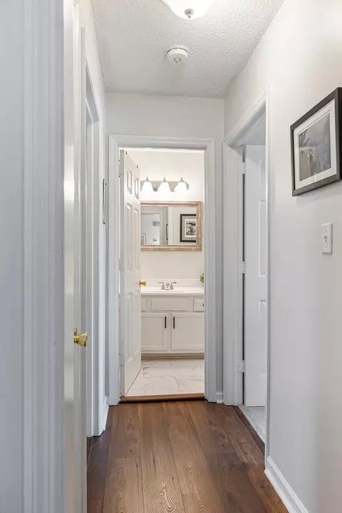 Entry Way - 1304 Mallard Dr, Franklin, TN 37064 photo 2 of 2