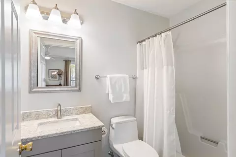 Bath - 1304 Mallard Dr, Franklin, TN 37064 photo 1 of 3