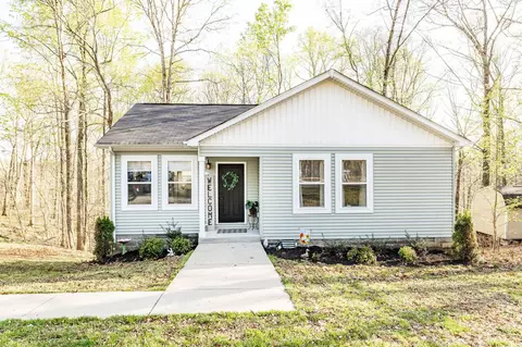1422 Winding Way Dr, White House, TN 37188