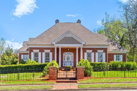 2211 Roanoke Rd, Clarksville, TN 37043