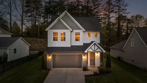284 Stonegate Way, Soddy Daisy, TN 37379