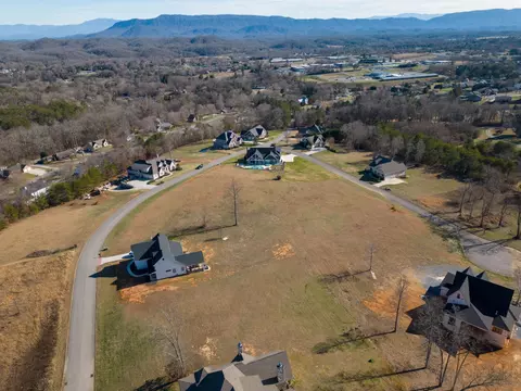 14 Charleston Park Dr, Seymour, TN 37865