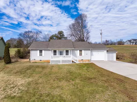 307 Circle R Dr, Benton, TN 37307
