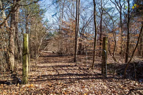 1899 Old Lock A Rd, Charlotte, TN 37036