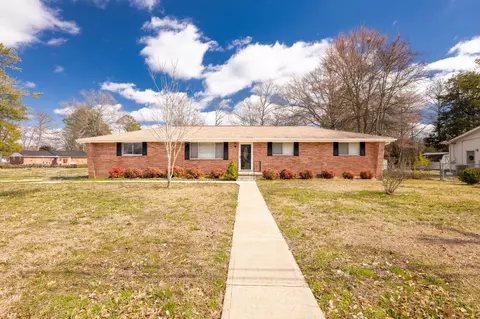 27 Elaine Cir, Fort Oglethorpe, GA 30742