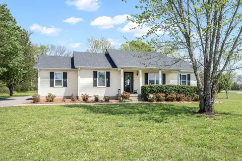 402 Sierra Dr, Murfreesboro, TN 37129