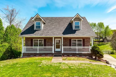 1037 Periwinkle Pl, Clarksville, TN 37040