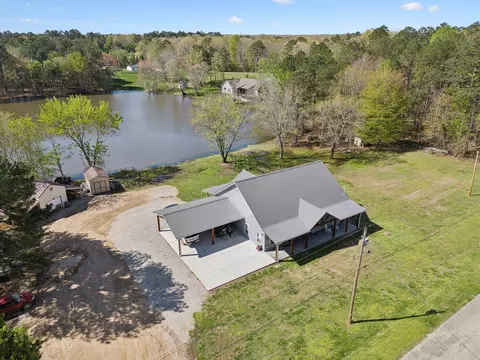 208 Lakeview Dr, Hohenwald, TN 38462