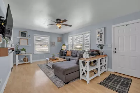 Entry Way - 507 E Park Ave, Gallatin, TN 37066 photo 2 of 2