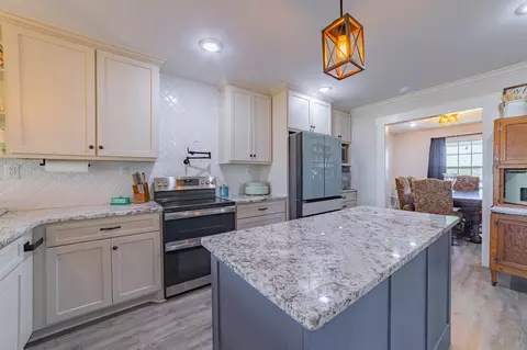 Kitchen - 415 Earle Ln, Morrison, TN 37357 photo 3 of 6