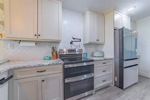Kitchen - 415 Earle Ln, Morrison, TN 37357 photo 4 of 6