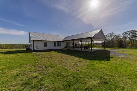 Exterior - 415 Earle Ln, Morrison, TN 37357 photo 5 of 13