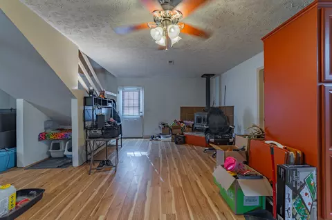 Living - 415 Earle Ln, Morrison, TN 37357 photo 3 of 3