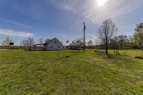Exterior - 415 Earle Ln, Morrison, TN 37357 photo 12 of 13