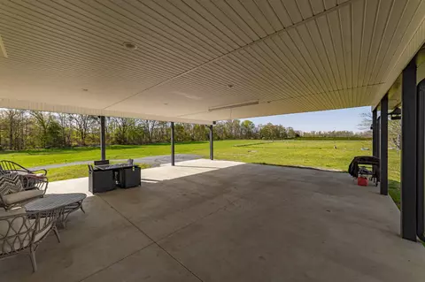 Exterior - 415 Earle Ln, Morrison, TN 37357 photo 6 of 13