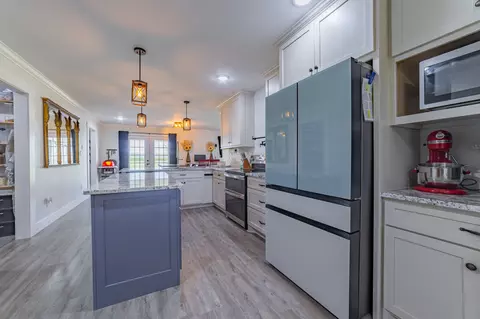 Kitchen - 415 Earle Ln, Morrison, TN 37357 photo 2 of 6