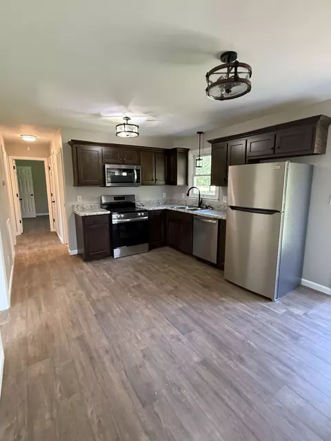 Kitchen - 581 Hennessee Ave, Morrison, TN 37357 photo 2 of 2
