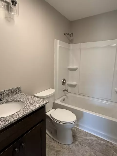 Bath - 581 Hennessee Ave, Morrison, TN 37357 photo 2 of 2
