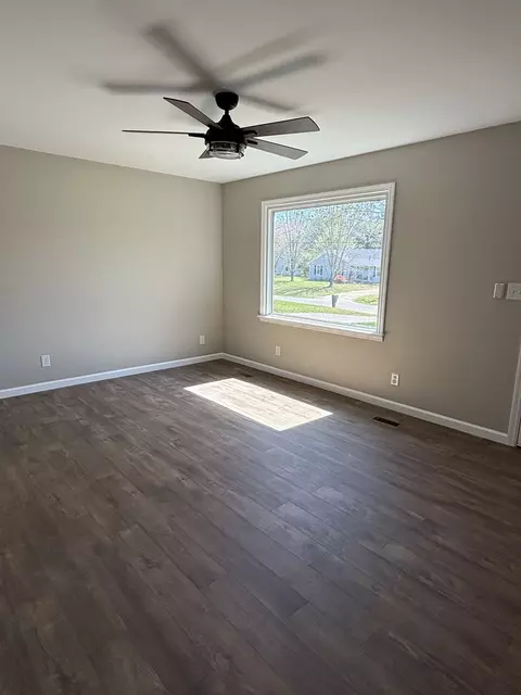 Living - 581 Hennessee Ave, Morrison, TN 37357 photo 1 of 2