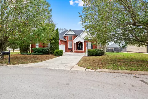 101 St James Pl, Shelbyville, TN 37160