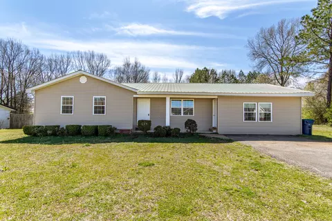 134 Vine St, Savannah, TN 38372