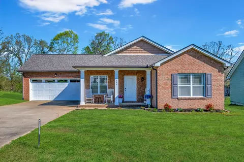 204 Wyburn Pl, Burns, TN 37029