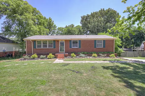 5006 Brookside Dr, Columbia, TN 38401