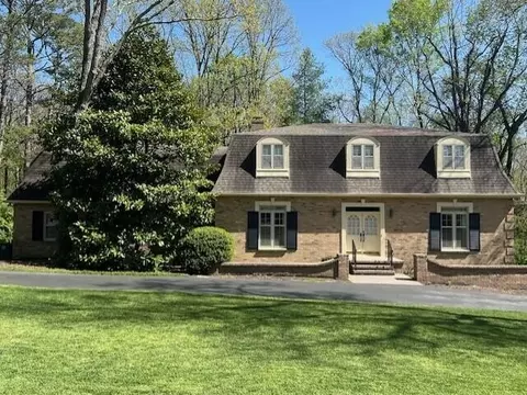 29 Carriage Hill Rd, Signal Mountain, TN 37377
