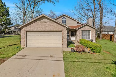 876 Lavergne Ln, La Vergne, TN 37086