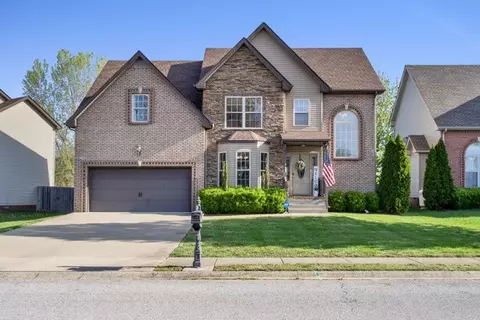 725 Cavalier Dr, Clarksville, TN 37040