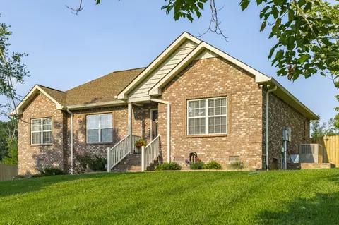 1684 Rock Bridge Rd, Bethpage, TN 37022