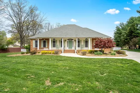 108 Royal Ct, Tullahoma, TN 37388