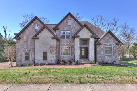 820 Manner Ln, Lebanon, TN 37087